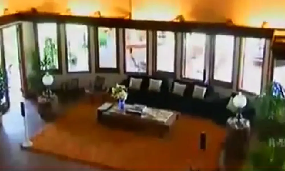 Bagian dalam rumah Bob Sadino sangat luas. ©YouTube - AndroidMediafy