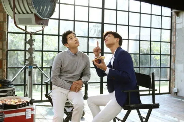 BTS pemotratan Song Joong Ki dan Park Bo Gum © Domino Pizza