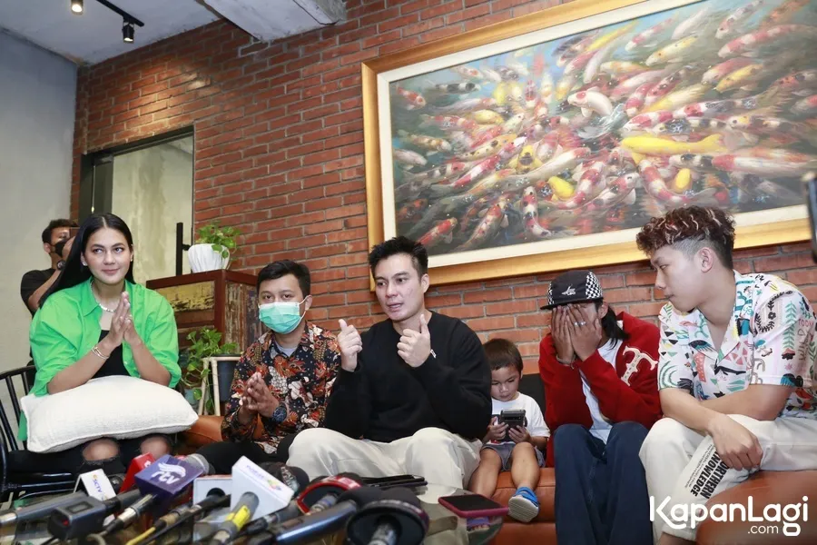 Baim Wong di acara jumpa pers Selasa (26/7) - Credit: Muhammad Akrom Sukarya © KapanLagi.com