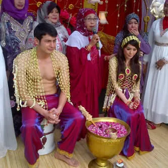 Suasana siraman Boy Hamzah dan Rina Amalia Foto: @puji_puji93 