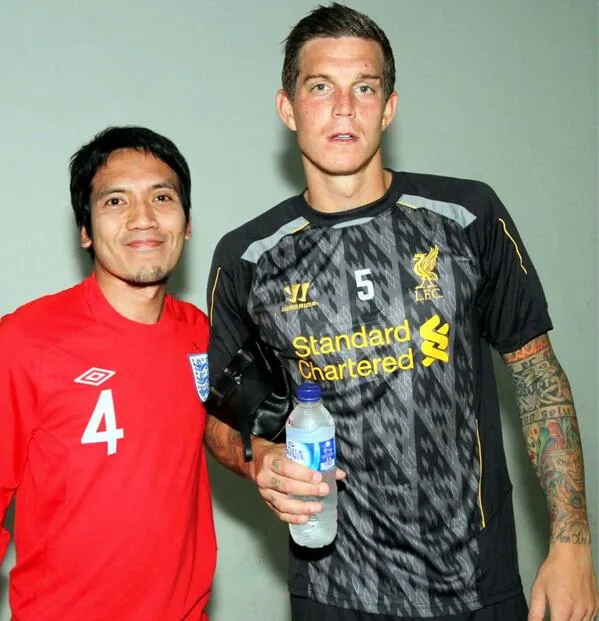 Desta dan Daniel Agger @foto: Twitter