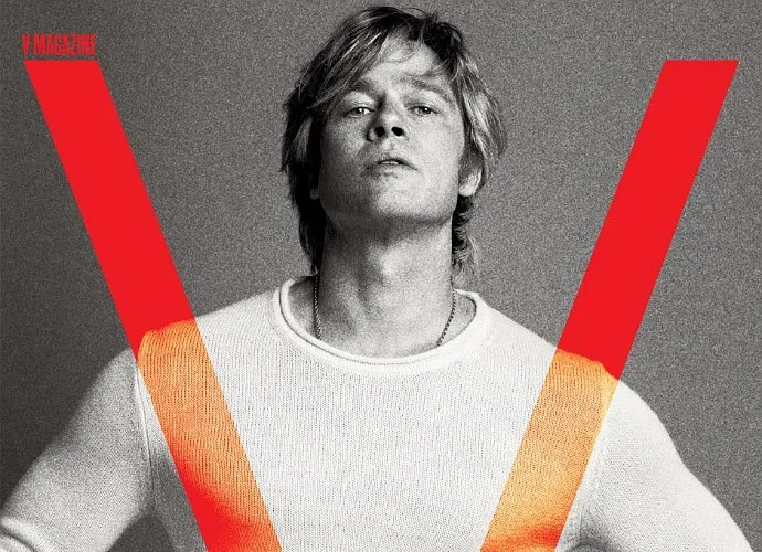 Brad untuk majalah V, di mana salah satunya dia bicara tentang sang istri © instagram.com/vmagazine