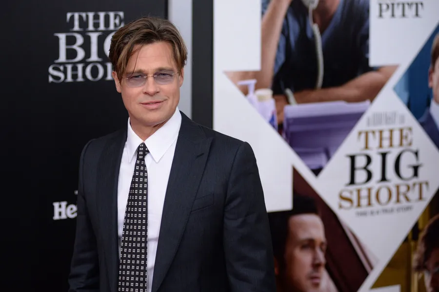 Brad Pitt dikabarkan akan melakukan oplas © Splashnews.com