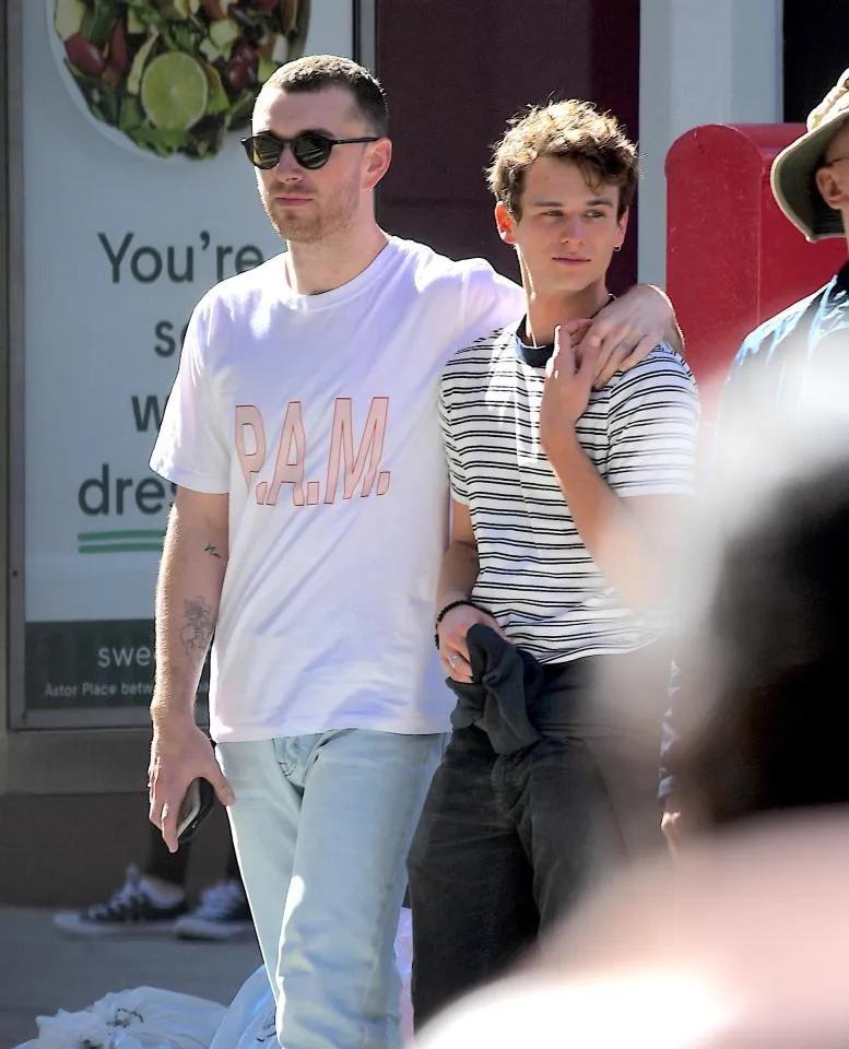 Sam ketahuan mesra-mesraan dengan Brandon Flynn © dailymail.co.uk