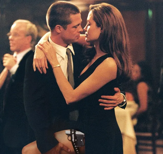 Brad Pitt dan Angelina Jolie @ dailymail.co.uk