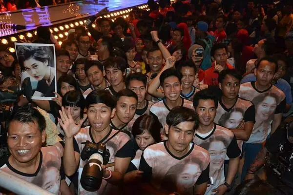 Fans Nike Ardilla bertahan hingga 26 tahun lamany. Dan masih akan terus berlanjut. (Foto: Nike Ardilla Fans Club)