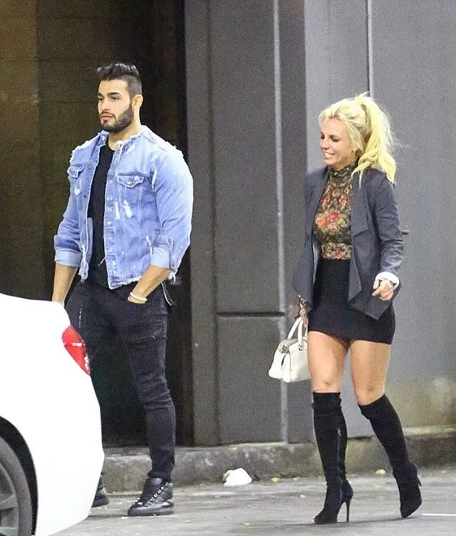 Britney Spears dan Sam Asghari lagi-lagi tertangkap kamera setelah makan bersama © instagram.com/britneyarmy_mx