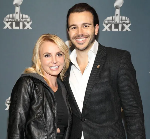 Britney dan kekasih barunya @ okmagazine.com