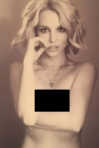 Pose topless Britney di Instagram © instagram.com/britneyspears