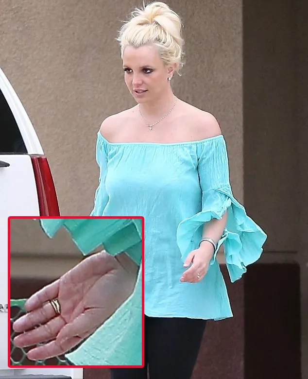 Britney Spears @ dailymail.co.uk