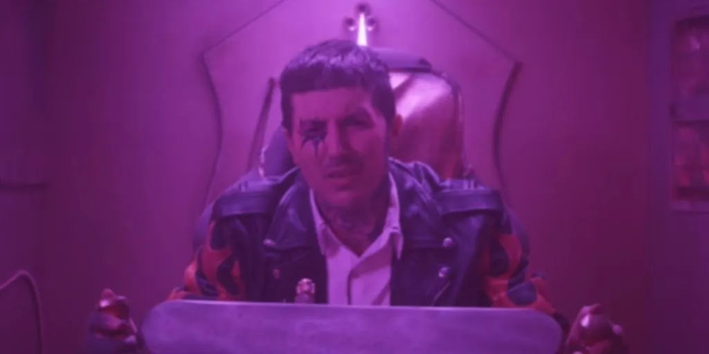 Bring Me The Horizon - Obey (feat. YUNGBLUD)