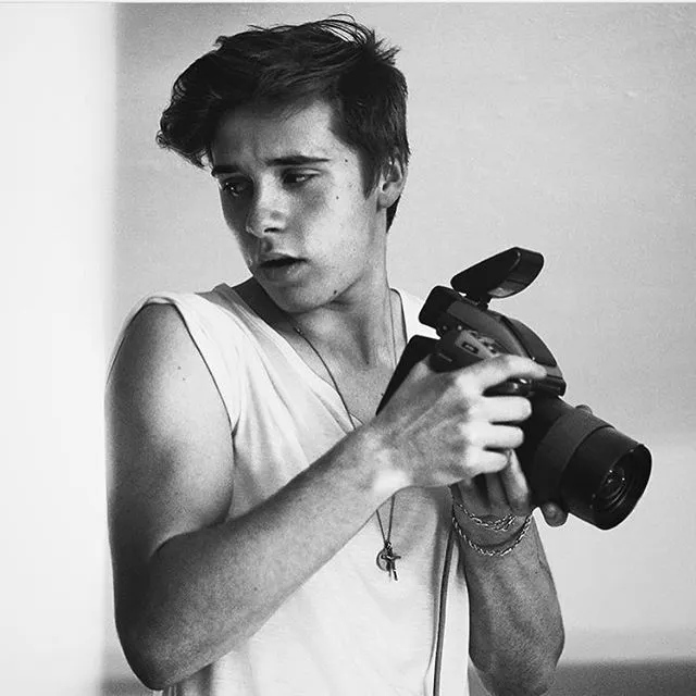 Lewat Instagram pribadinya, Chloe Moretz melontarkan pujian pada Brooklyn Beckham © instagram.com/chloegmoretz