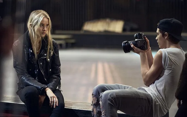 Brooklyn dinilai terlalu cepat dewasa, menurut kamu? © Burberry