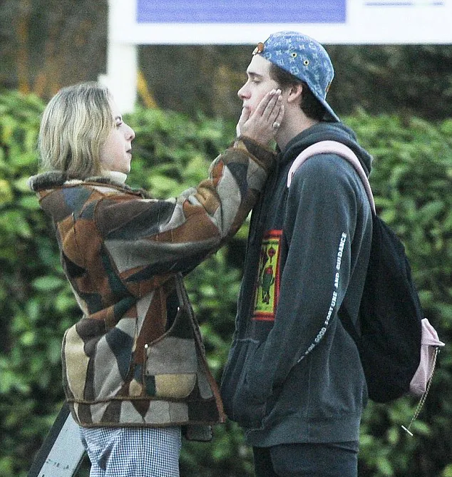 Ada apa di antara Brooklyn dan Anais? © dailymail.co.uk