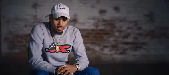 Chris Brown menyesal soal pemukulan Rihanna © Youtube.com