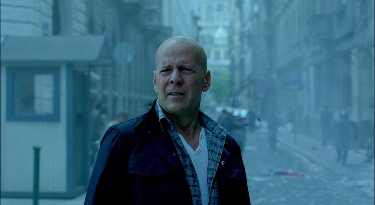 Aksi Bruce Willis sebagai John McClane dalam saga DIE HARD