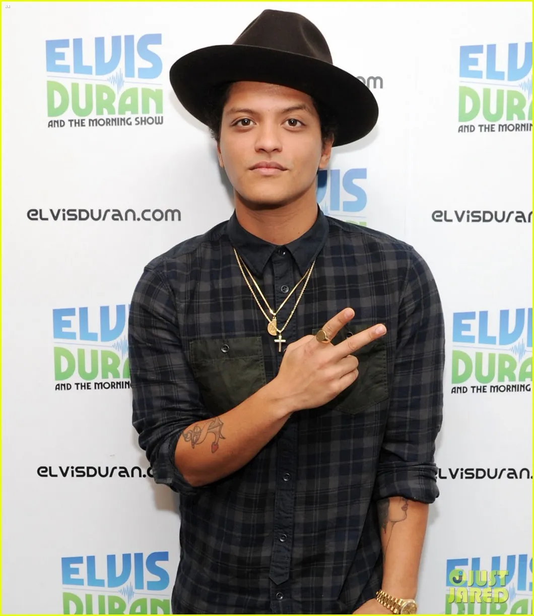 Bruno Mars @justjared.com 