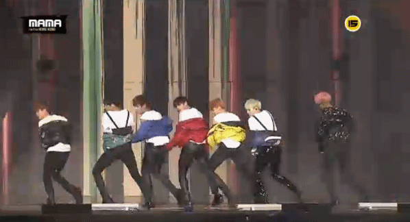 BTS kala perform Run!
