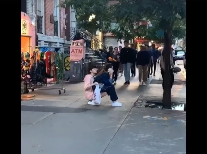 Viral video sepasang kekasih (credit: facebook What Is New York)