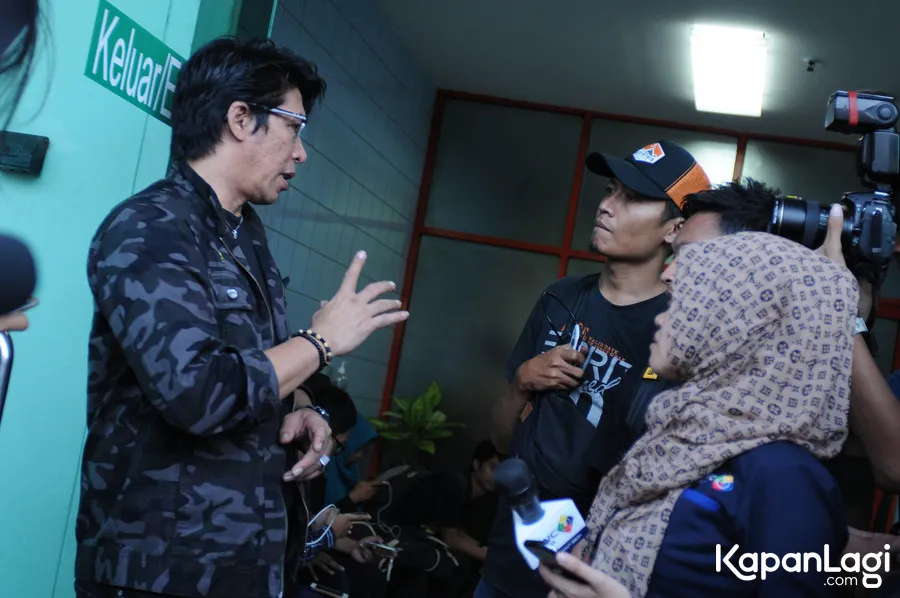 Parto mengungkap kisah hidup Budi Anduk, dari asisten artis selama 10 tahun hingga akhirnya sukses memiliki acara sendiri. ©KapanLagi.com/Agus Apriyanto