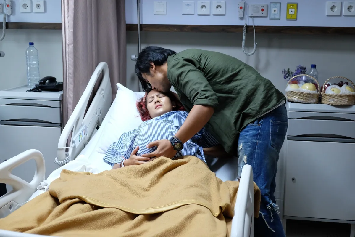 Dengan eksekusi yang dilakukan secara aman dan penuh detail, 'BUKAAN 8' dapat apresiasi dari Maruli Tampubolon © Visinema Pictures/Chanex Ridhall Pictures & Kaninga Pictures