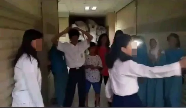 Seorang bocah SMP jadi korban bully teman-temannya di Mall Thamrin City © instagram.com