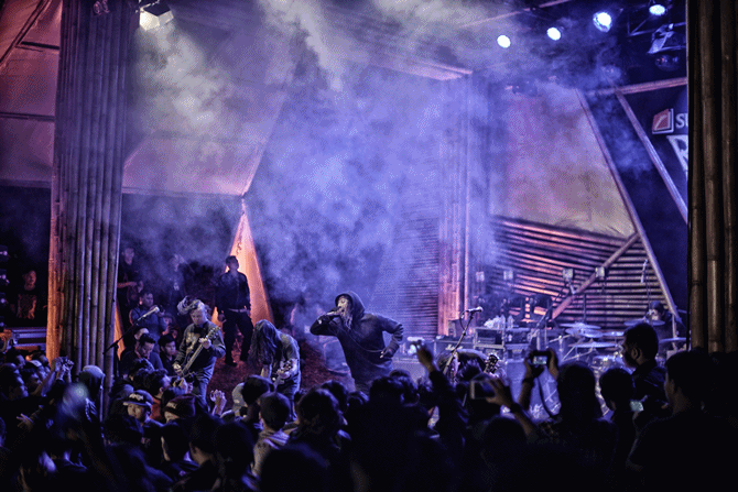 BURGERKILL di atas panggung SUPERMUSIC.ID ROCKADVENTURE 2018 (credit : kapanlagi.com/Mathias Purnomo)