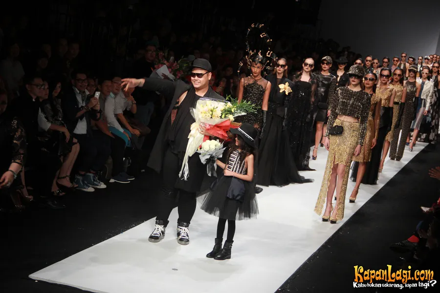 Ivan Gunawan dalam Jakarta Fashion Week/©Kapanlagi.com®/Agus