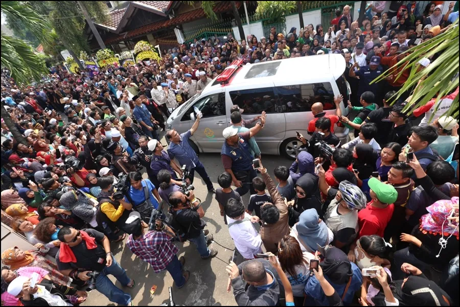 Jenazah Olga Syahputra tiba di kediamannya. ©KapanLagi.com®/Budy Santoso