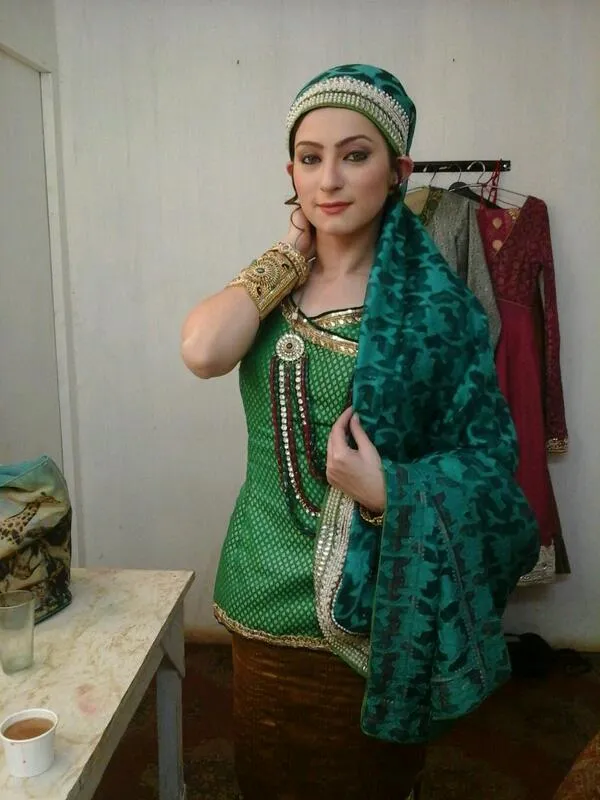 Begini suasana ruang make up 'Jodha Akbar', sederhana ya. @twitter