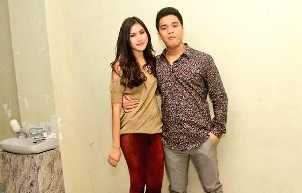 Billy dan Syahnaz dalam sebuah acara @twitter