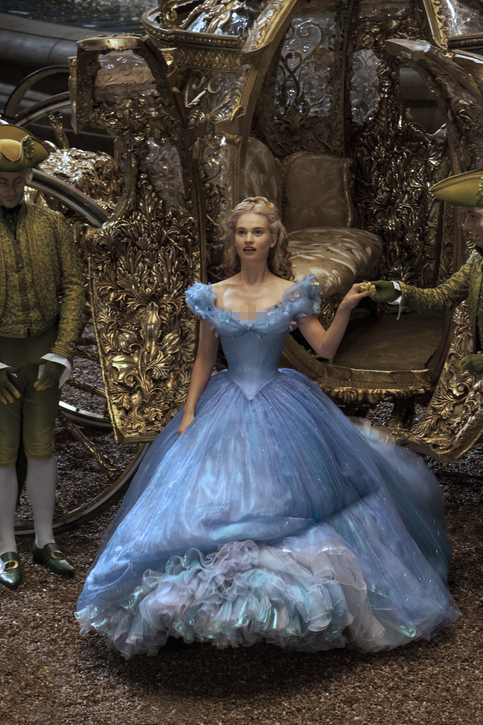 Kisah klasik Cinderella rupanya mampu membius para penggemarnya hingga mampu menghasilkan keuntungan yang luar biasa/©Disney