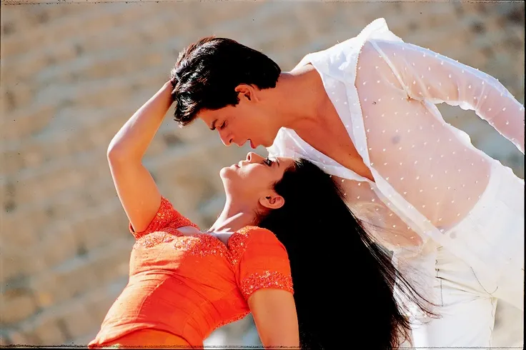 Kajol dan SRK ingin mengulang kemesraan di 'Sooraj Hua Madam'. @pinterest.com