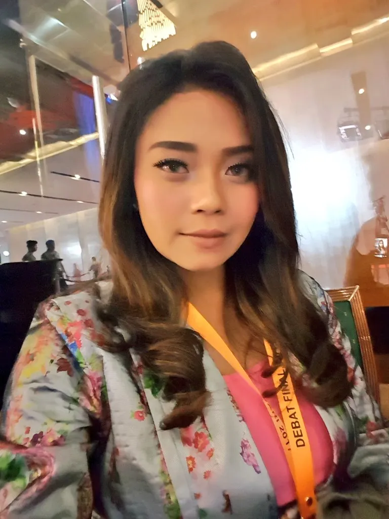 Akan Menikah, Mantan Presenter TV Ini Meninggal Karena Kecelakaan Akan Menikah, Mantan Presenter TV Ini Meninggal Karena Kecelakaan video viral info traveling info teknologi info seks info properti info kuliner info kesehatan foto viral berita ekonomi