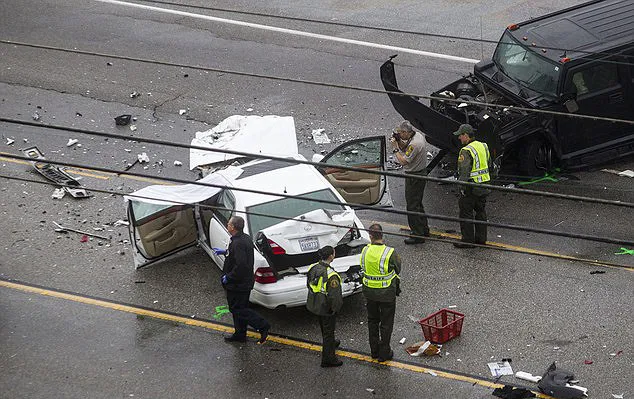 Inilah kondisi mobil pasca kecelakaan terjadi © dailymail.co.uk