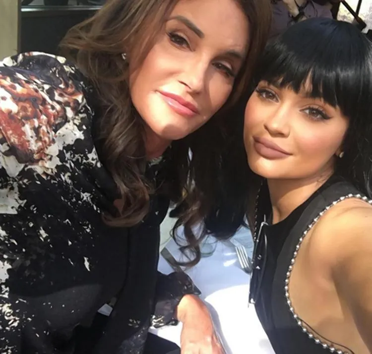 Caitlyn sudah tak sabar timang cucu barunya © instagram.com/kyliejenner