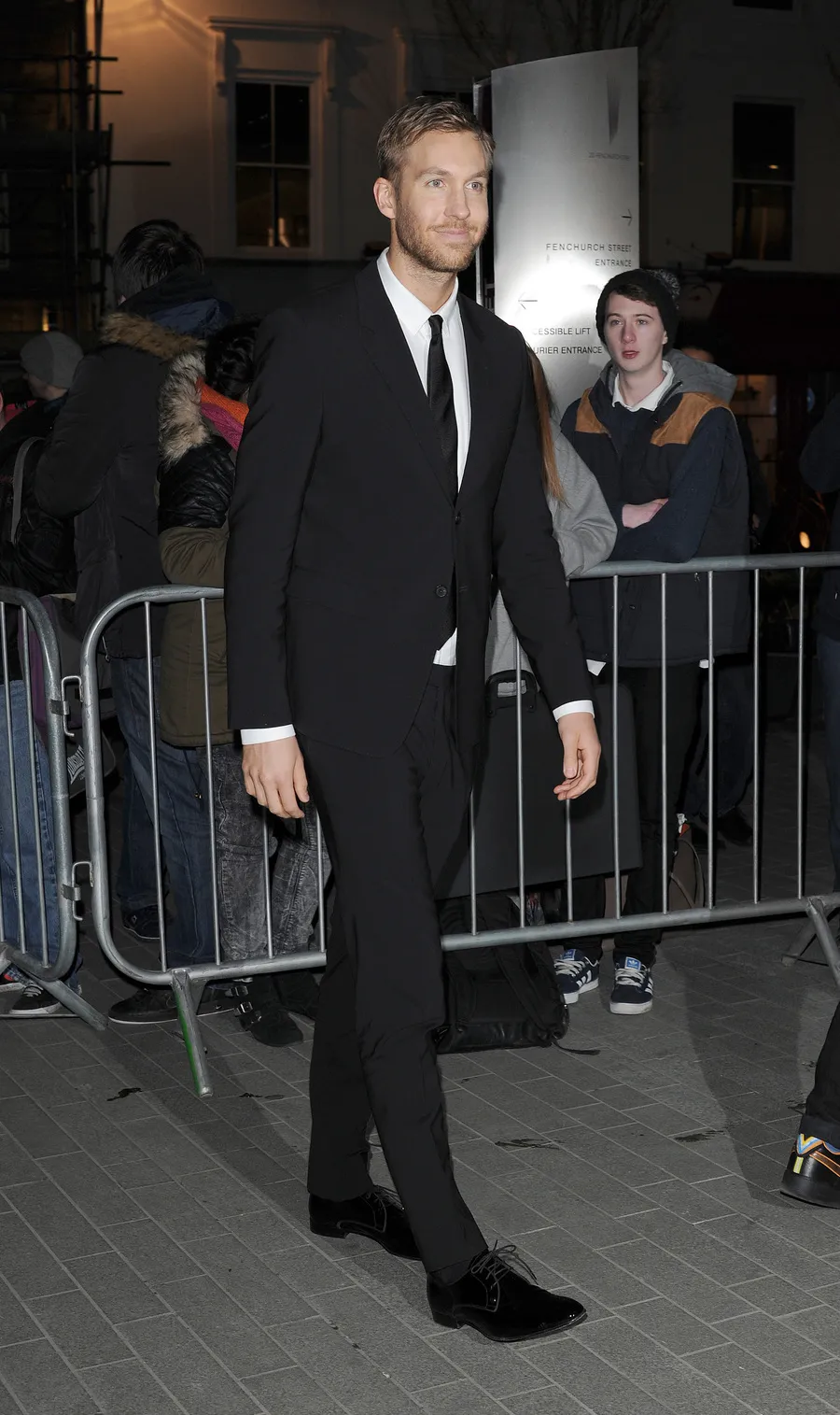 Calvin Harris berniat untuk rayakan Valentine bareng Taylor Swift © Splashnews.com