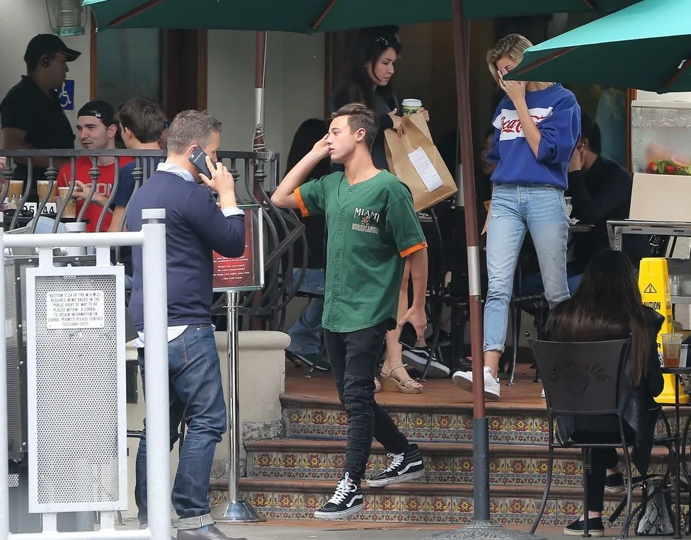 Hailey dan Cameron sebelumnya sempat hang out bareng © Just Jared