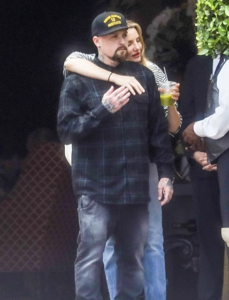 Benji dan Cameron tampil santai saat kencan bareng © Just Jared