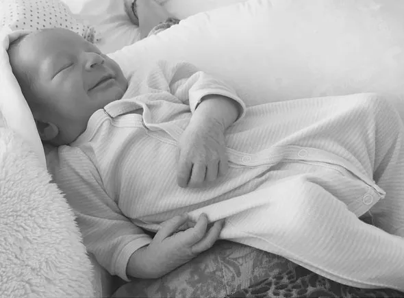 Candice Swanepoel melahirkan anak laki-laki © Instagram.com/angelcandice