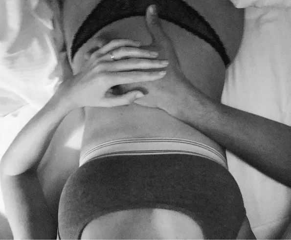 Candice Swanepoel hamil anak pertama © Instagram.com/angelcandices