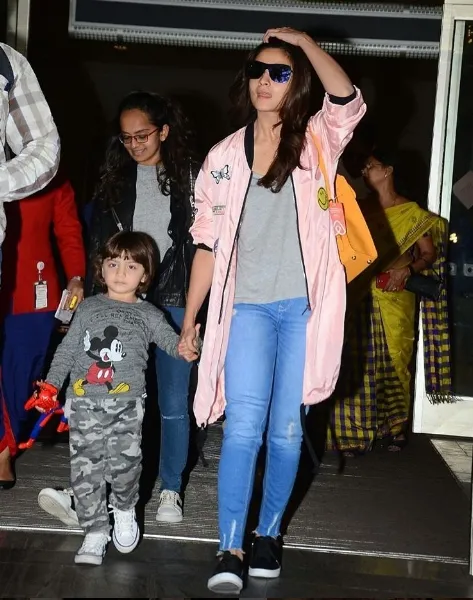 AbRam pilih jalan bareng Alia timbang SRK ©bollywoodlife