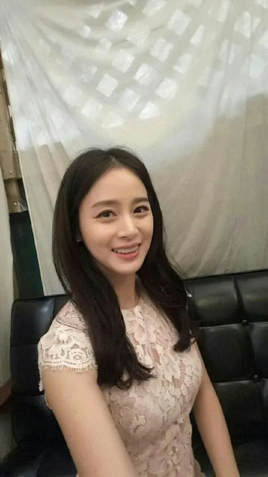 Kim Tae Hee yang dulu masih chubby saat jadi model produk kecantikan OHUI. ©hancinema.net