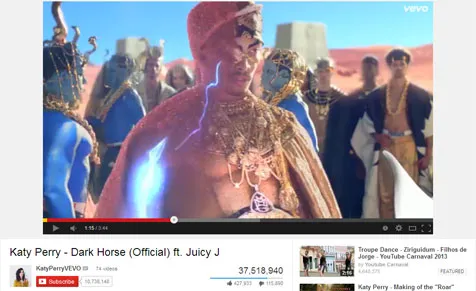 Capture terbaru klip Dark Horse