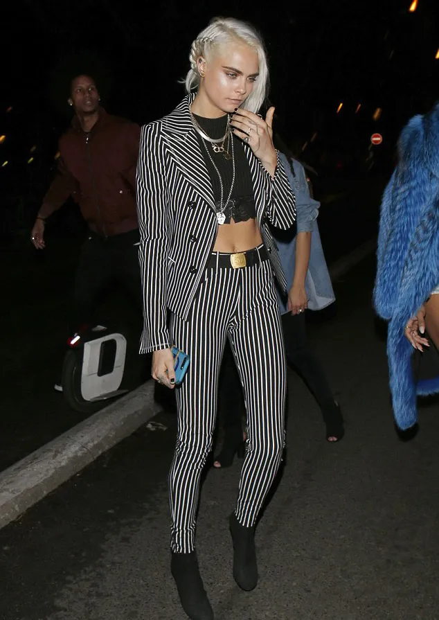 Cara Delevingne dengan rambut putih, makin cantik? @ dailymail.co.uk