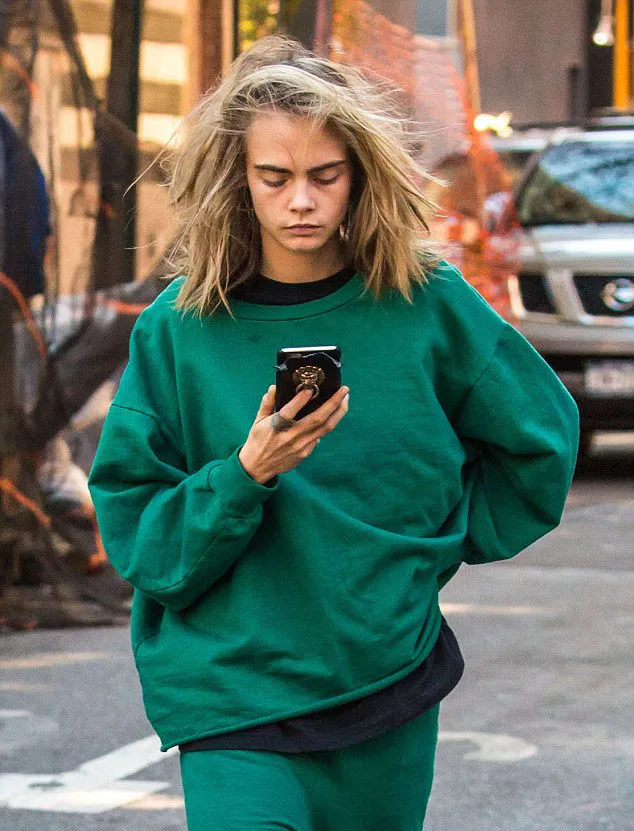 Yakin kamu masih bisa mengenali Cara? © FameFlynet/dailymail.co.uk