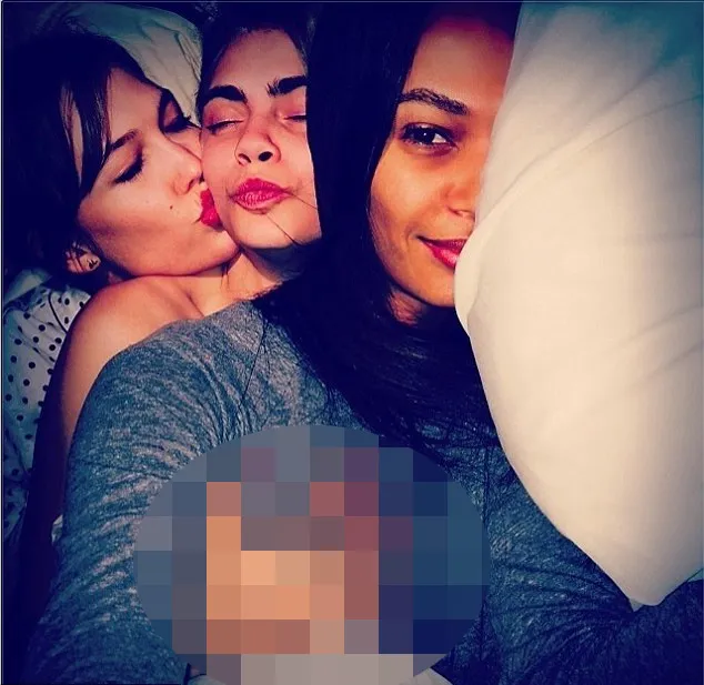 Para model Victoria's Secret @ Instagram/CaraDelevingne