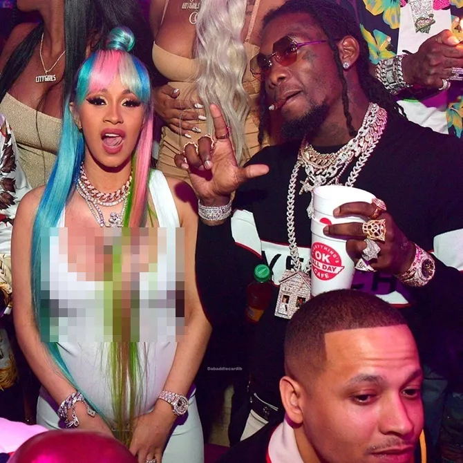(credit : instagram.com/iamcardib)