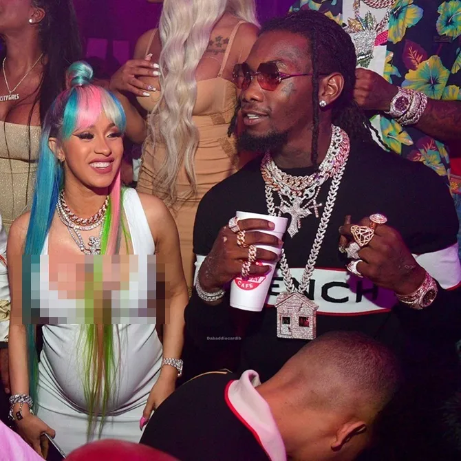 (credit : instagram.com/iamcardib)