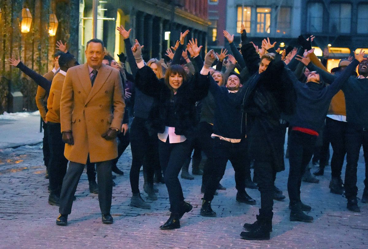 Carly Rae Jepsen tengah melakukan proses syuting bersama Tom Hanks dan Justin Bieber ©www.mtv.com